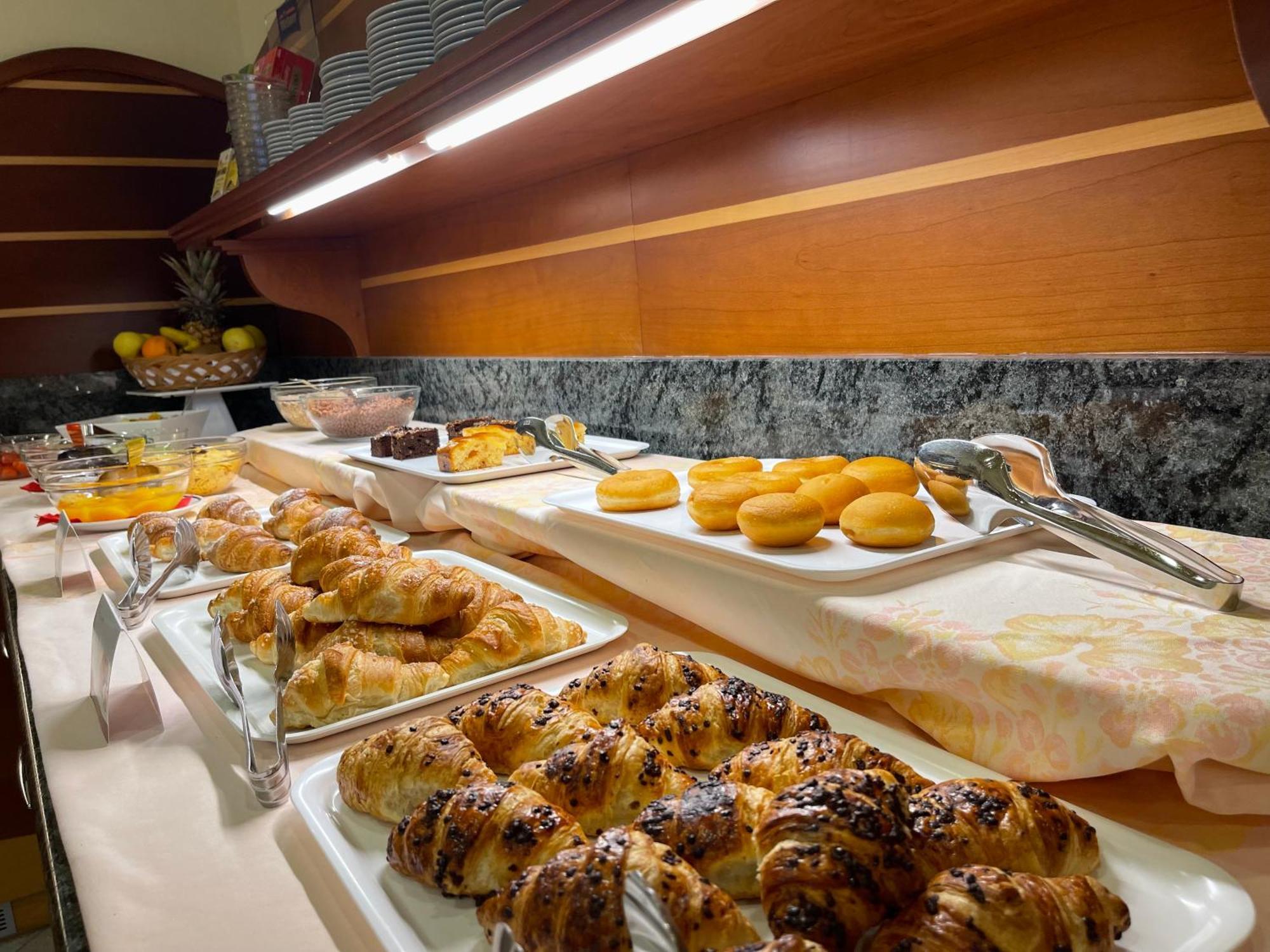 Aparthotel Pineda Bibione Bagian luar foto