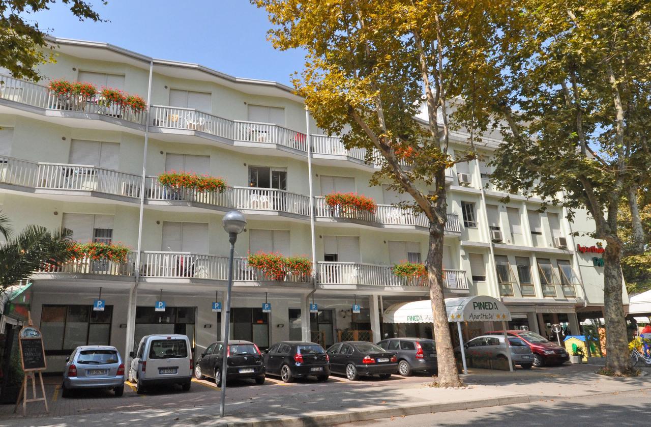 Aparthotel Pineda Bibione Bagian luar foto