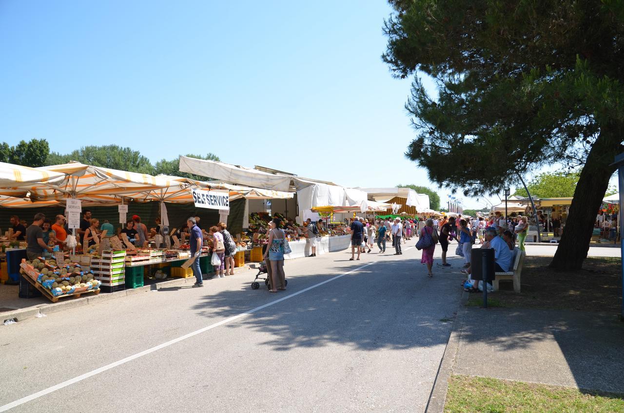 Aparthotel Pineda Bibione Bagian luar foto